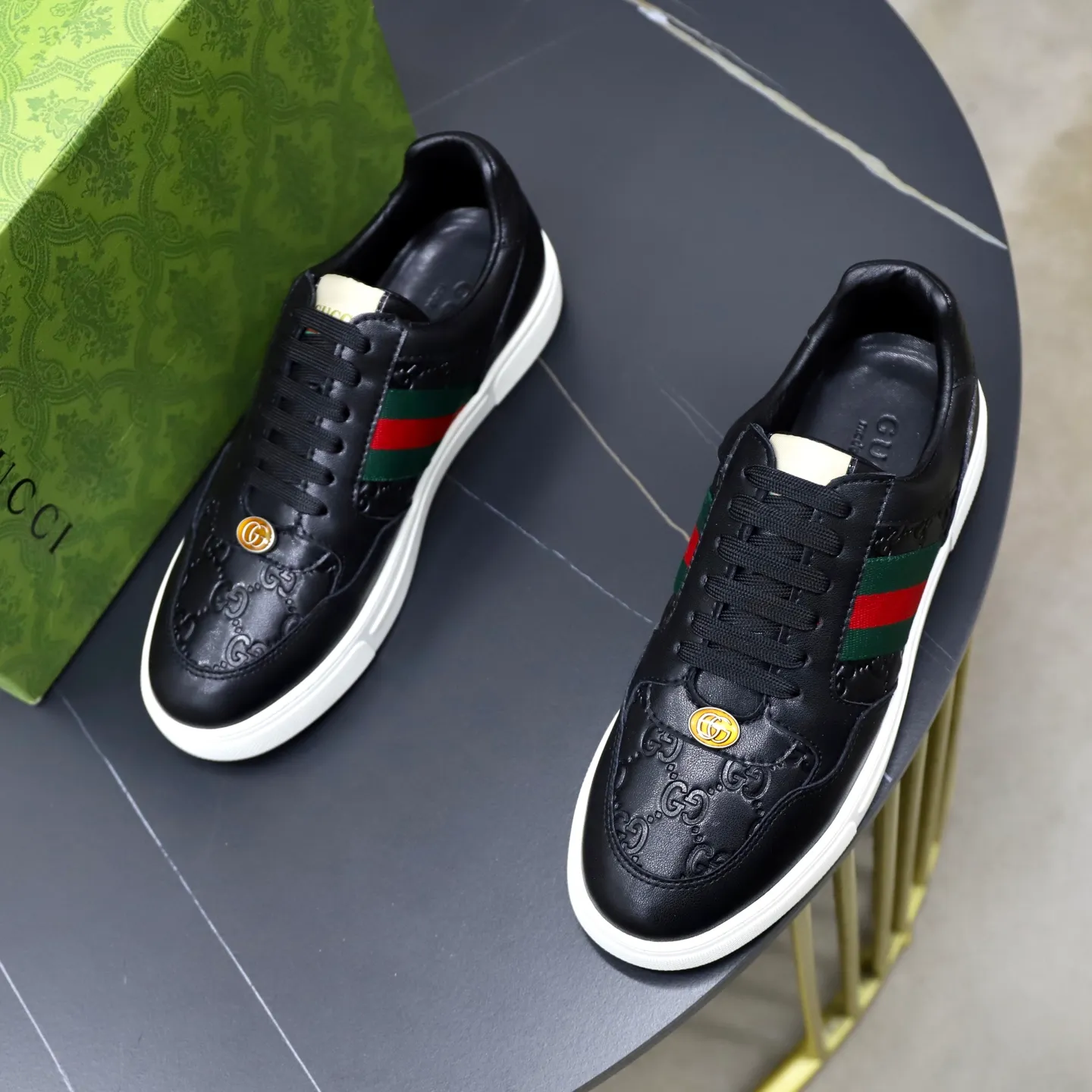 Ex-factory price: 420💰🙅‍♂️🙅‍♂️🙅‍♂️ Brand: Gucci GUCCi Standard code: 38-44 (45 customized) Grade: Same as the official website Material: Original leather splicing, comfortable and breathable sheepskin lining, original wear-resistant outsole Style category: Men's fashionable casual shoes, running, sports shoes, noble luxury brand elements, top luxury Color: actual picture color